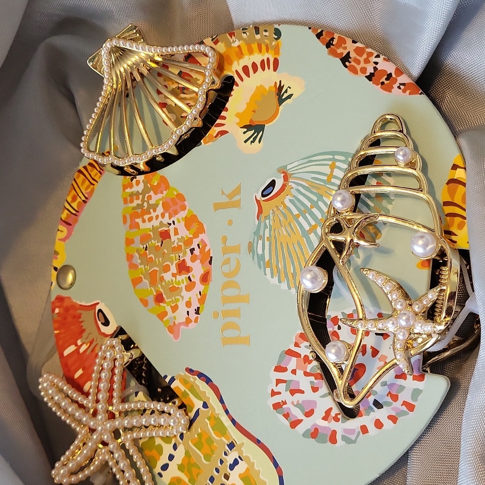 Piper K Golden and Pearl Hair Clips Set